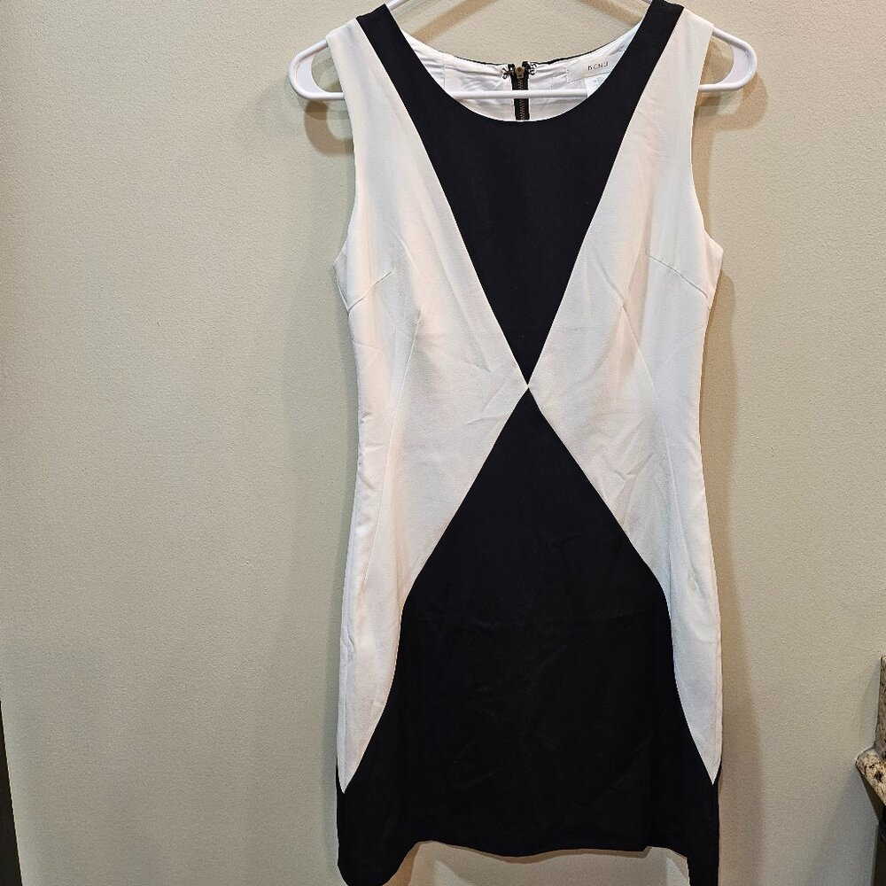 Black & White Sleeveless lined dress